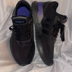 Women’s Black Adidas 8.5